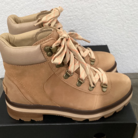 SOREL Lennox Waterproof Hiking Boot (Women) 7.5M - Picture 4 of 11